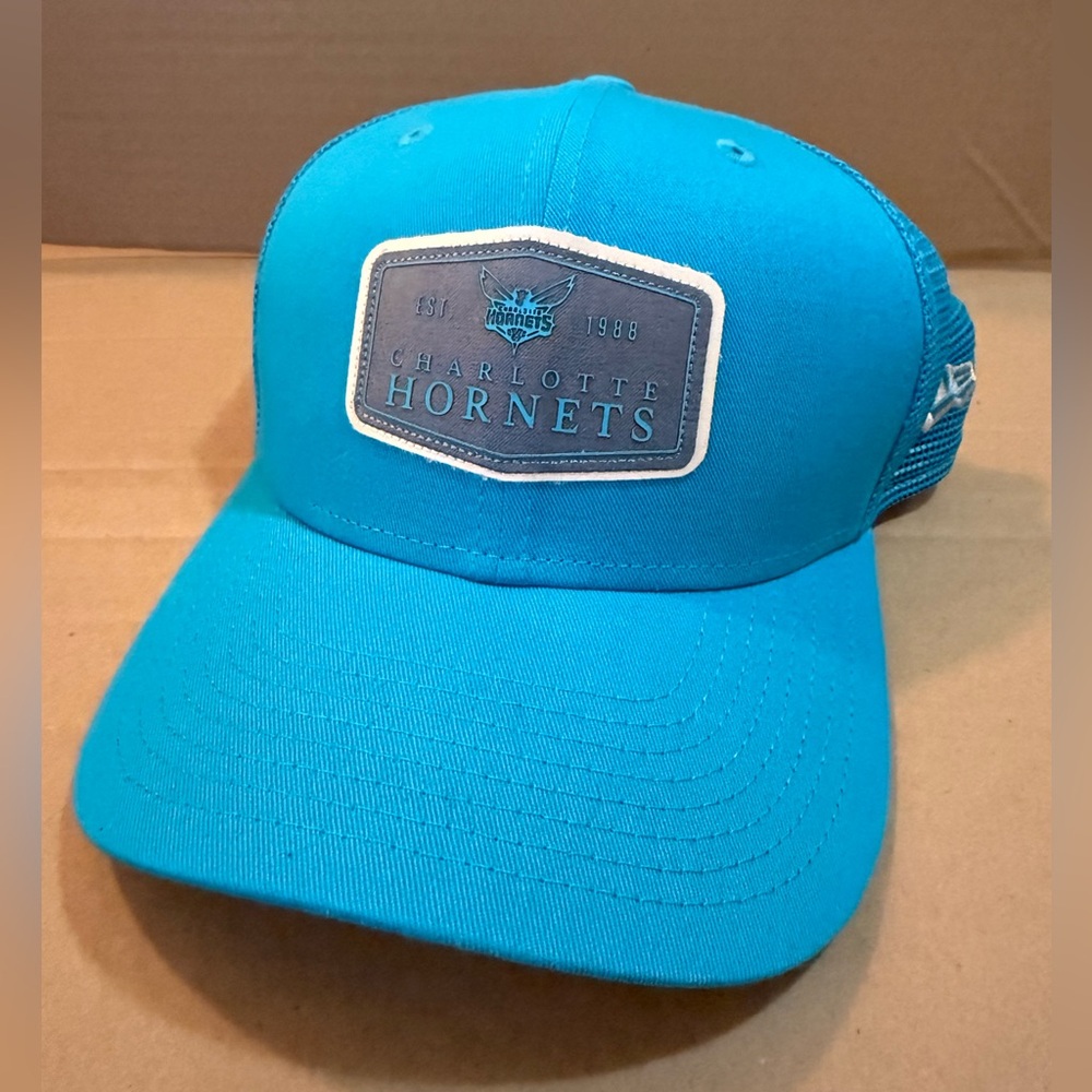 New Era Charlotte Hornets Mesh Fashion Hat - OSFA - Good Condition